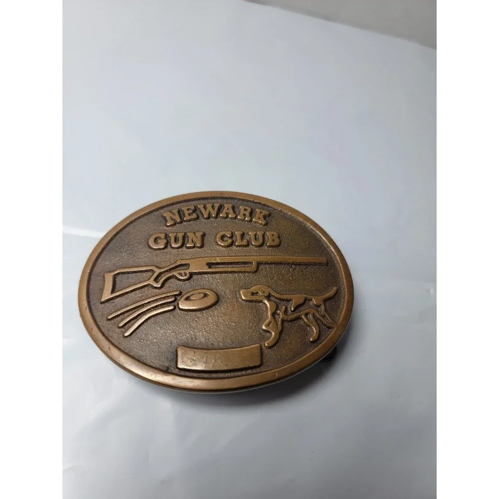 Vintage Newark Gun Club Belt Buckle Brass Bronze Tone Hunting Dog Shotgun Gar